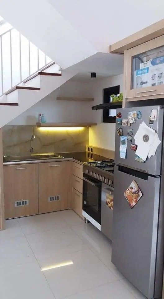 Layout dapur minimalis Dapur Bawah Tangga